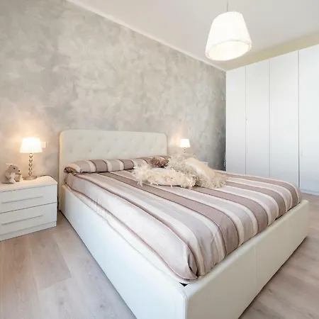& Cozy Apartment Venice